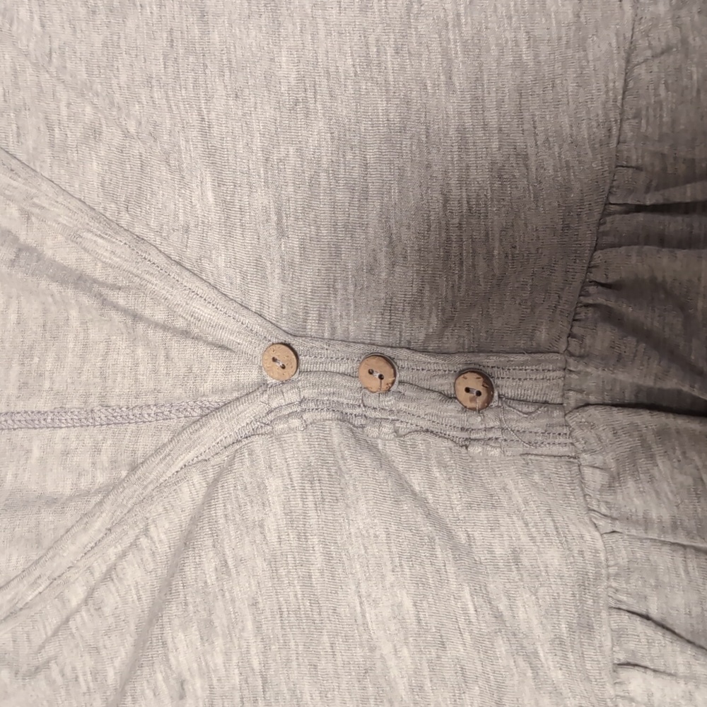 New In Light Gray V-Neck Top - Picture 5 of 6